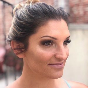 Meet your Posher, Shana